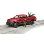 Bruder masina de teren RAM 2500 cu motocicleta Scrambler Ducati Desert si sofer